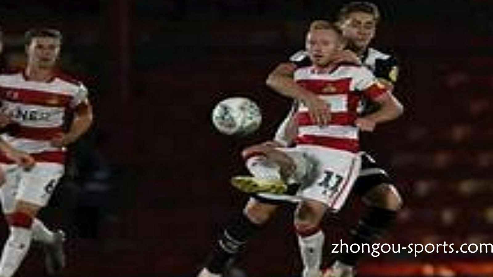尊龙凯时体育深度报道：英甲附加赛种族歧视风波震动足坛，阿金芬瓦遭侮辱事件引发全面反思